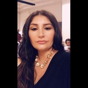 Meet your Posher, Carmie